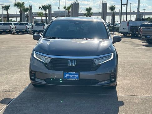 Used 2024 Honda Odyssey Touring image 2