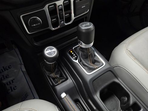 Used 2023 Jeep Wrangler Unlimited Sahara AWD/4WD image 27