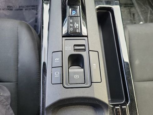 Used 2024 Toyota Prius LE image 22