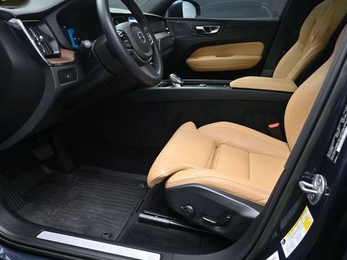 Used 2023 Volvo XC60 B5 Ultimate w/ Climate Package AWD/4WD image 17