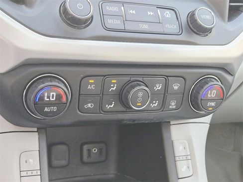 Used 2018 GMC Acadia SLT image 31