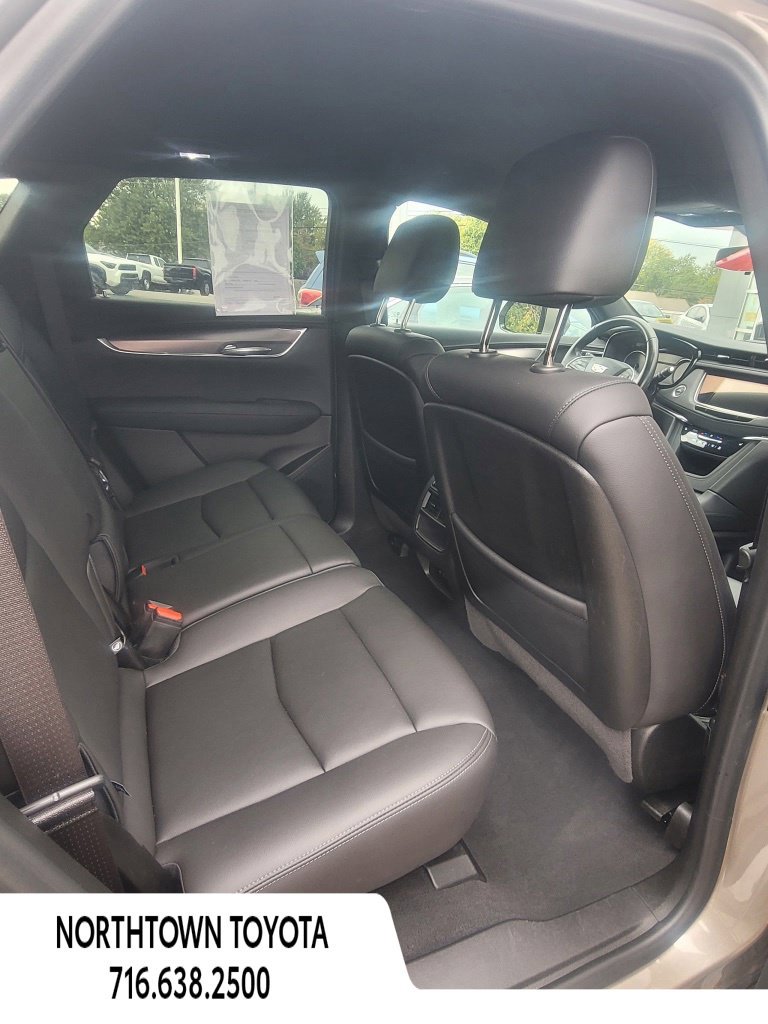 Used 2022 Cadillac XT5 Luxury w/ LPO, Floor Liner Package AWD/4WD image 15