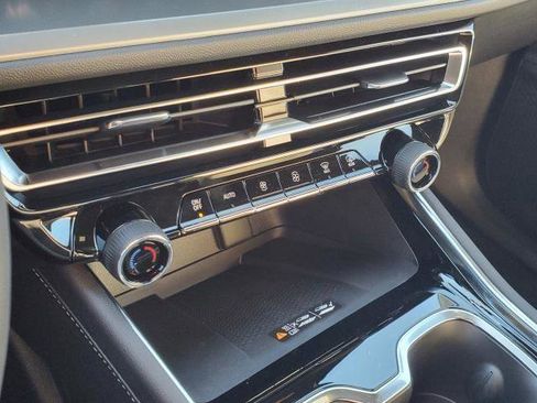 New 2026 Chevrolet Traverse LT w/ LPO, Floor Liner Package image 18