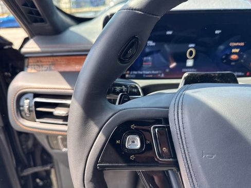 Used 2025 Lincoln Aviator Black Label w/ Jet Appearance Package image 27