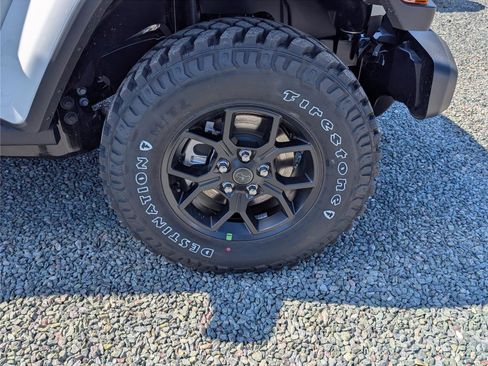 New 2026 Jeep Gladiator Willys image 5