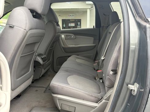 Used 2010 Chevrolet Traverse LT w/ LT Special Edition Package AWD/4WD image 10