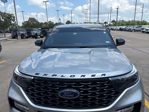 Used 2023 Ford Explorer ST-Line w/ Class IV Trailer Tow Package RWD image 6