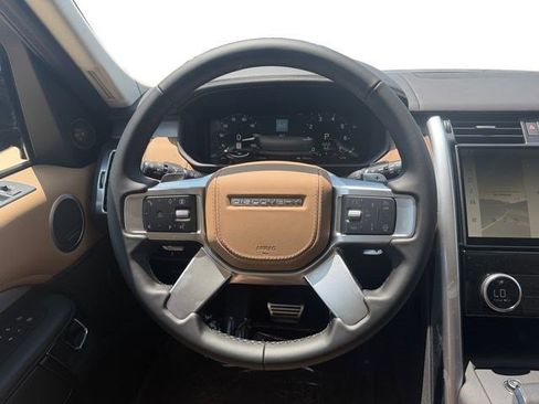 New 2026 Land Rover Discovery Limited Edition AWD/4WD image 13