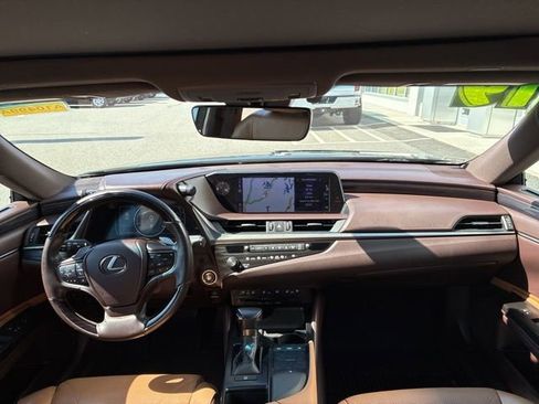 Used 2019 Lexus ES 350 w/ Accessory Package 2 FWD image 16