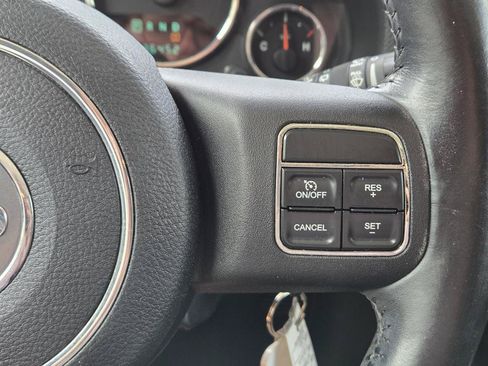 Used 2012 Jeep Wrangler Unlimited Sahara w/ Connectivity Group AWD/4WD image 20
