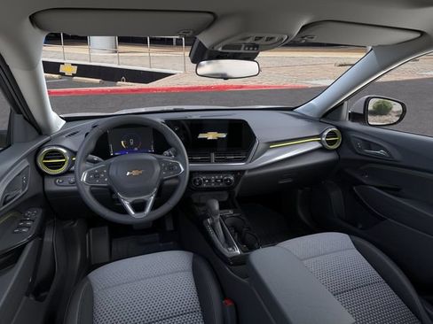 New 2026 Chevrolet Trax LT w/ Sunroof Package FWD image 15