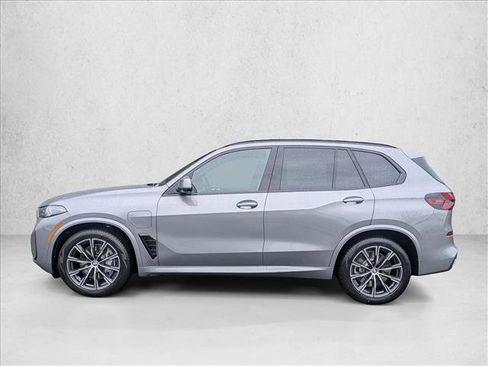 New 2026 BMW X5 xDrive50e w/ Executive Package AWD/4WD image 9
