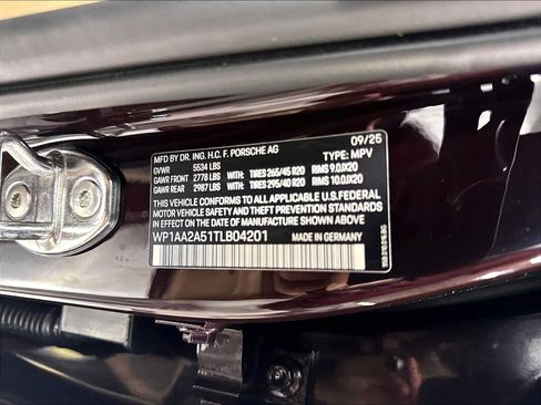 Used 2026 Porsche Macan AWD/4WD image 35