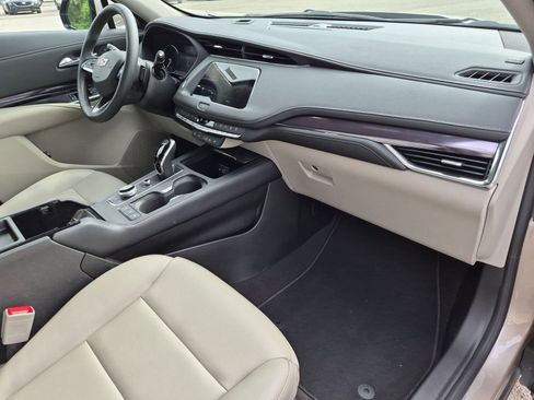 Certified 2023 Cadillac XT4 Luxury w/ Cold Weather Package FWD image 30