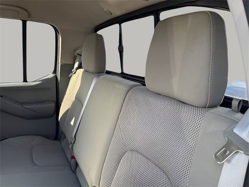 Used 2021 Nissan Frontier SV image 19