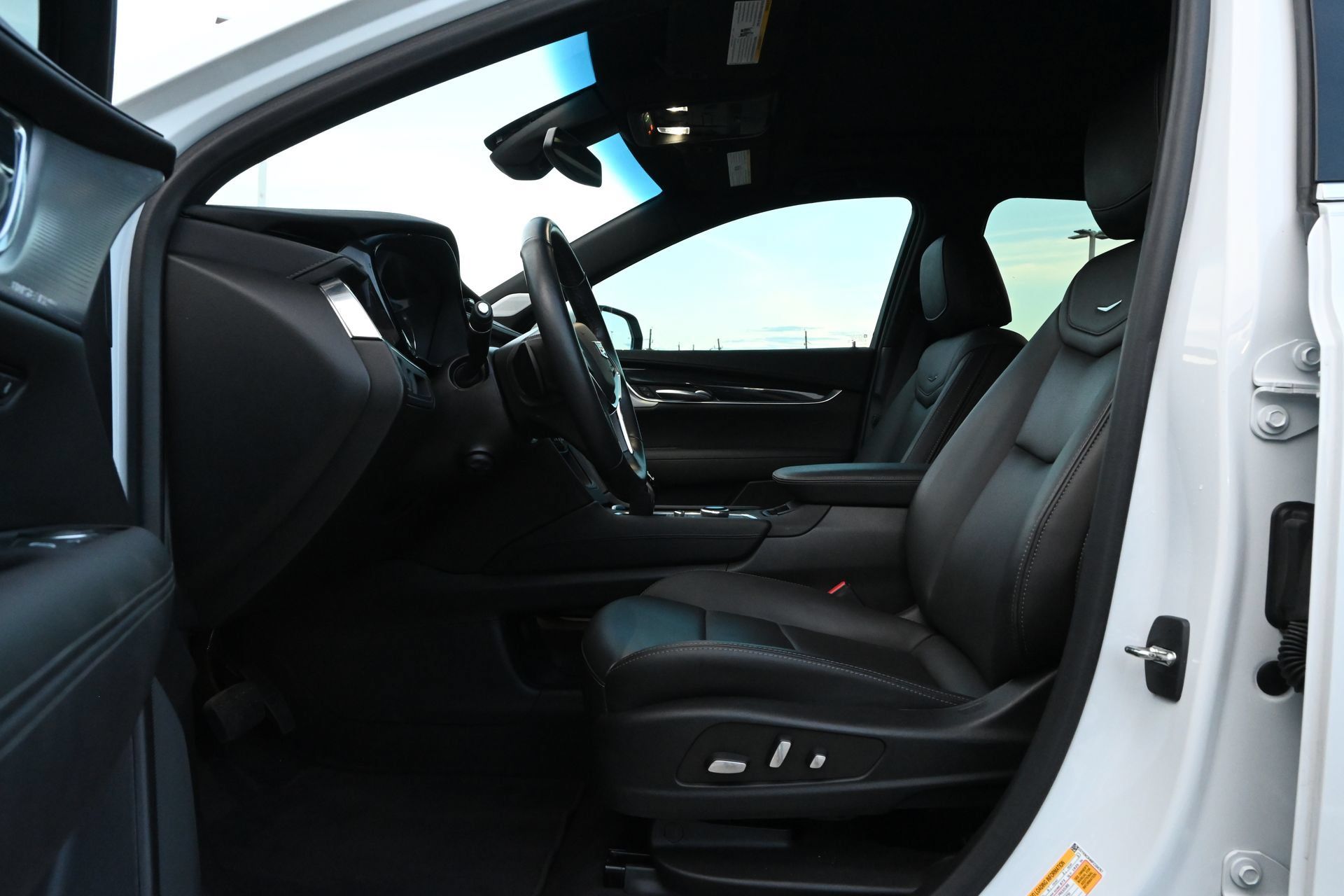 Certified 2023 Cadillac XT5 Premium Luxury FWD image 18