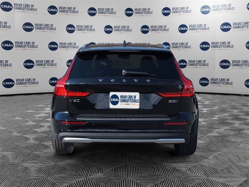 New 2026 Volvo V60 B5 Cross Country Ultra w/ Protection Package Premier image 4