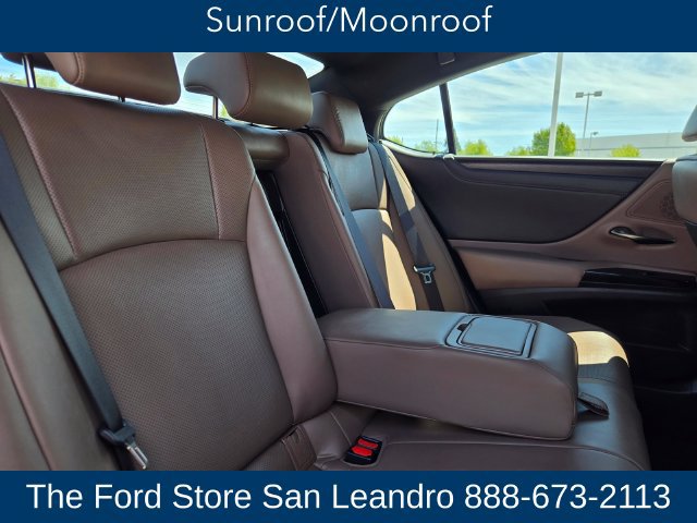 Used 2025 Lexus ES 300h w/ Premium Package FWD image 14