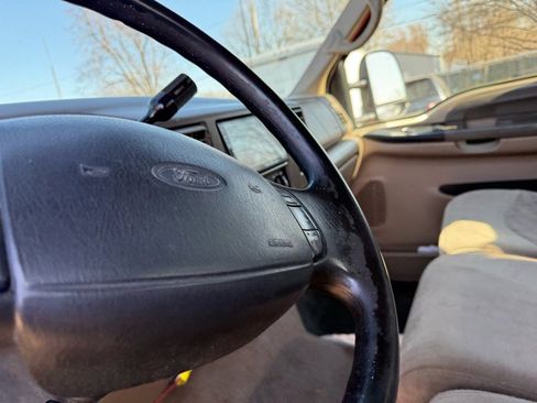 Used 2000 Ford F250 Lariat image 21