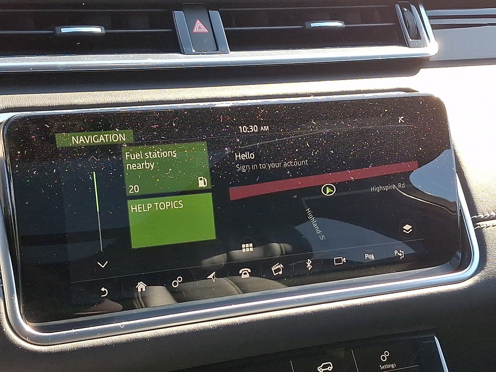 Used 2018 Land Rover Range Rover Velar R-Dynamic HSE AWD/4WD image 17