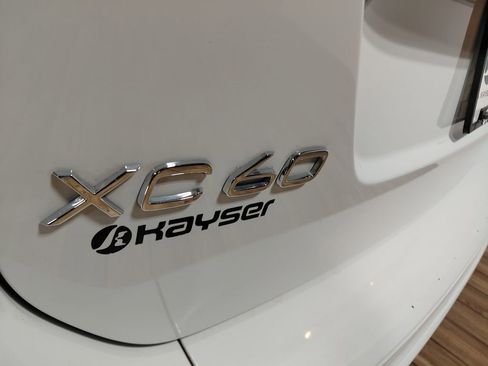 Used 2016 Volvo XC60 T6 w/ Proximity Package AWD/4WD image 13