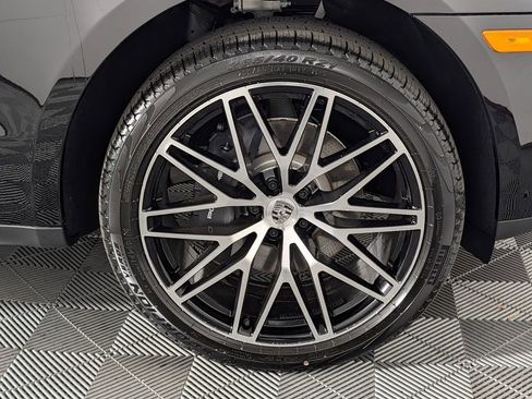 New 2026 Porsche Macan AWD/4WD image 14