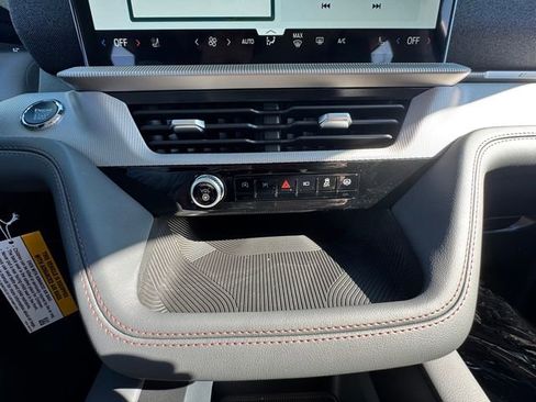 New 2026 Ford Explorer Active w/ Active Comfort Package image 32