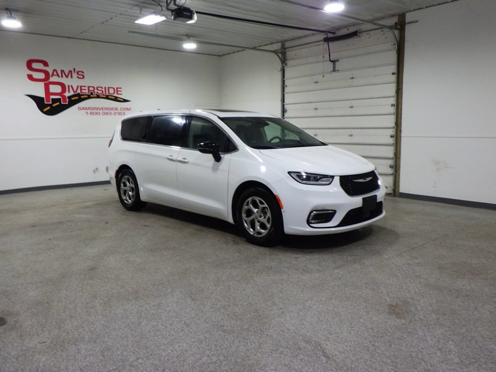 Used 2024 Chrysler Pacifica Limited FWD image 5
