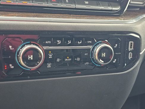 Certified 2025 GMC Sierra 1500 SLE w/ Preferred Package image 29