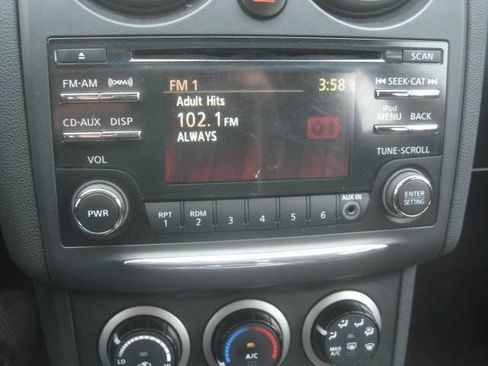 Used 2014 Nissan Rogue S w/ Convenience Package AWD/4WD image 23