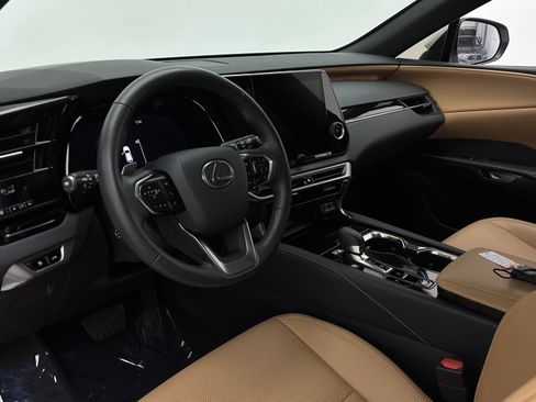 Used 2025 Lexus RX 350 FWD w/ Technology Package image 8