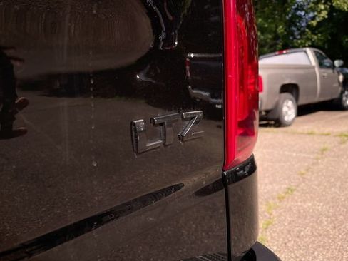 Used 2024 Chevrolet Silverado 1500 LTZ w/ Technology Package AWD/4WD image 33