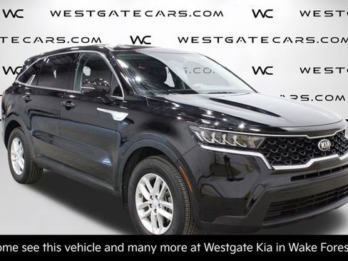 Used 2021 Kia Sorento LX image 2