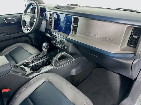 Used 2024 Ford Bronco Outer Banks AWD/4WD image 28
