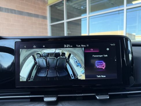 Used 2024 Kia Carnival EX image 24