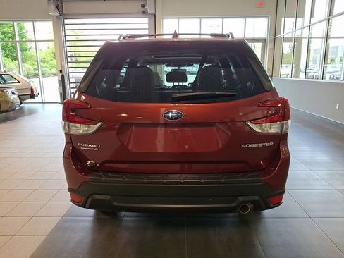 Certified 2023 Subaru Forester Limited AWD/4WD image 5