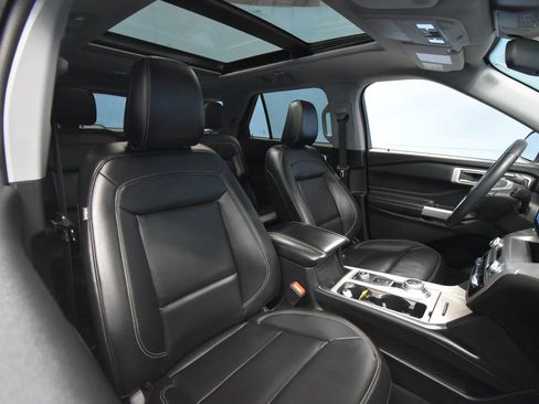 Used 2023 Ford Explorer XLT w/ Equipment Group 202A image 26