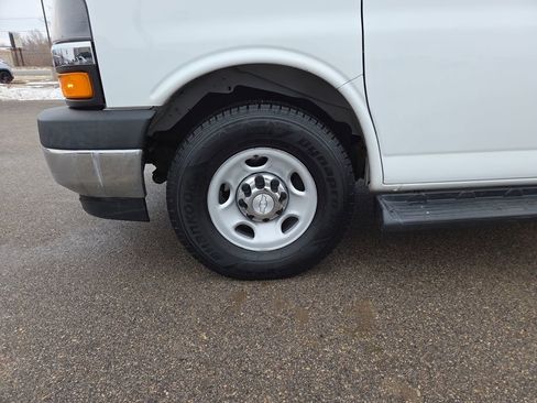 Used 2020 Chevrolet Express 3500 LT w/ LT Preferred Equipment Group image 30