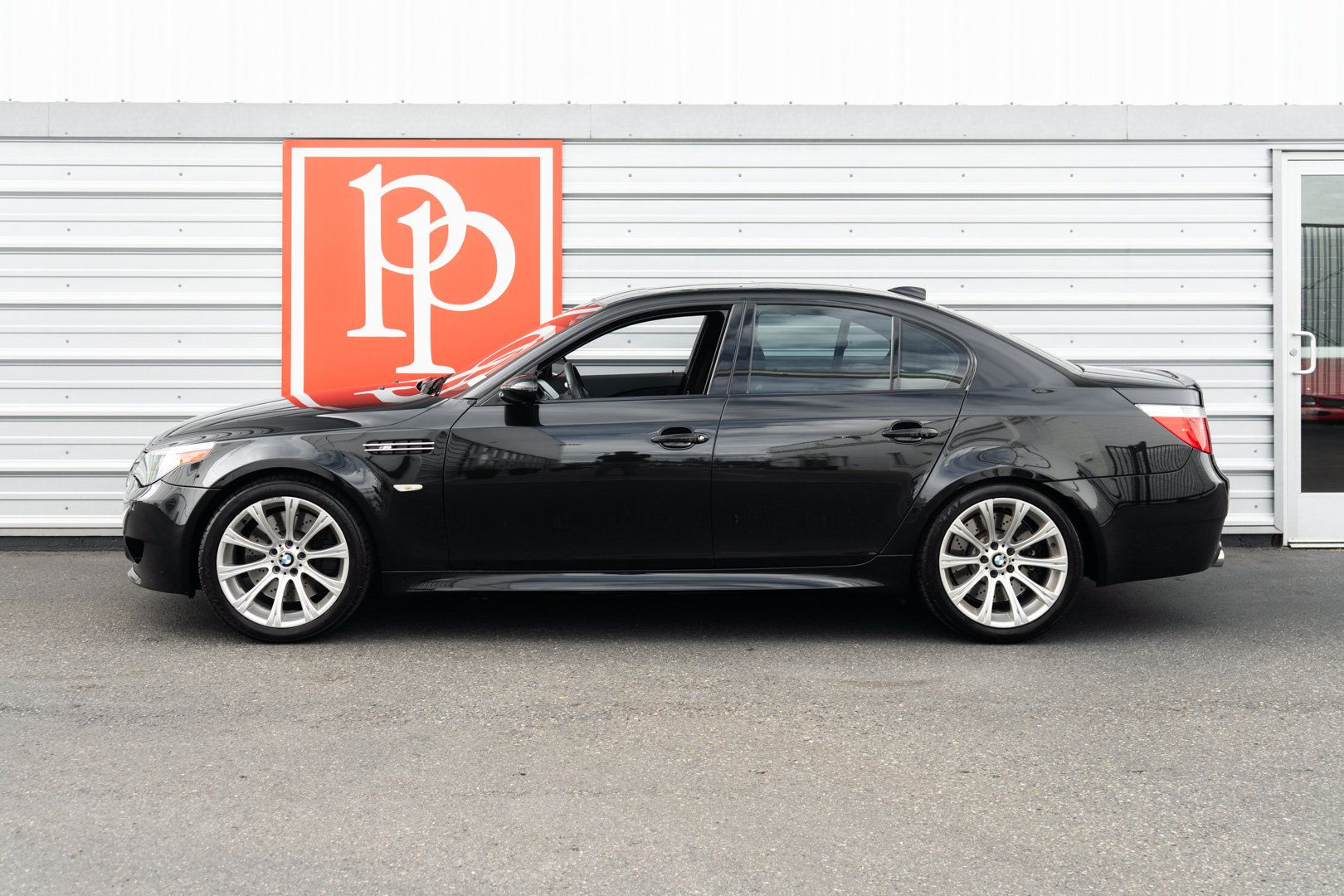 Used 2006 BMW M5 RWD image 25