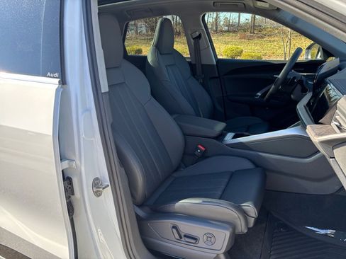 Used 2025 Audi Q5 Premium Plus image 28