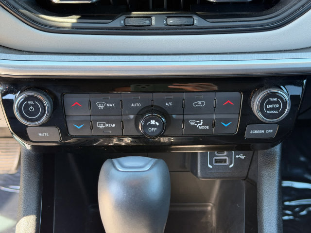 Used 2025 Jeep Compass Limited AWD/4WD image 18