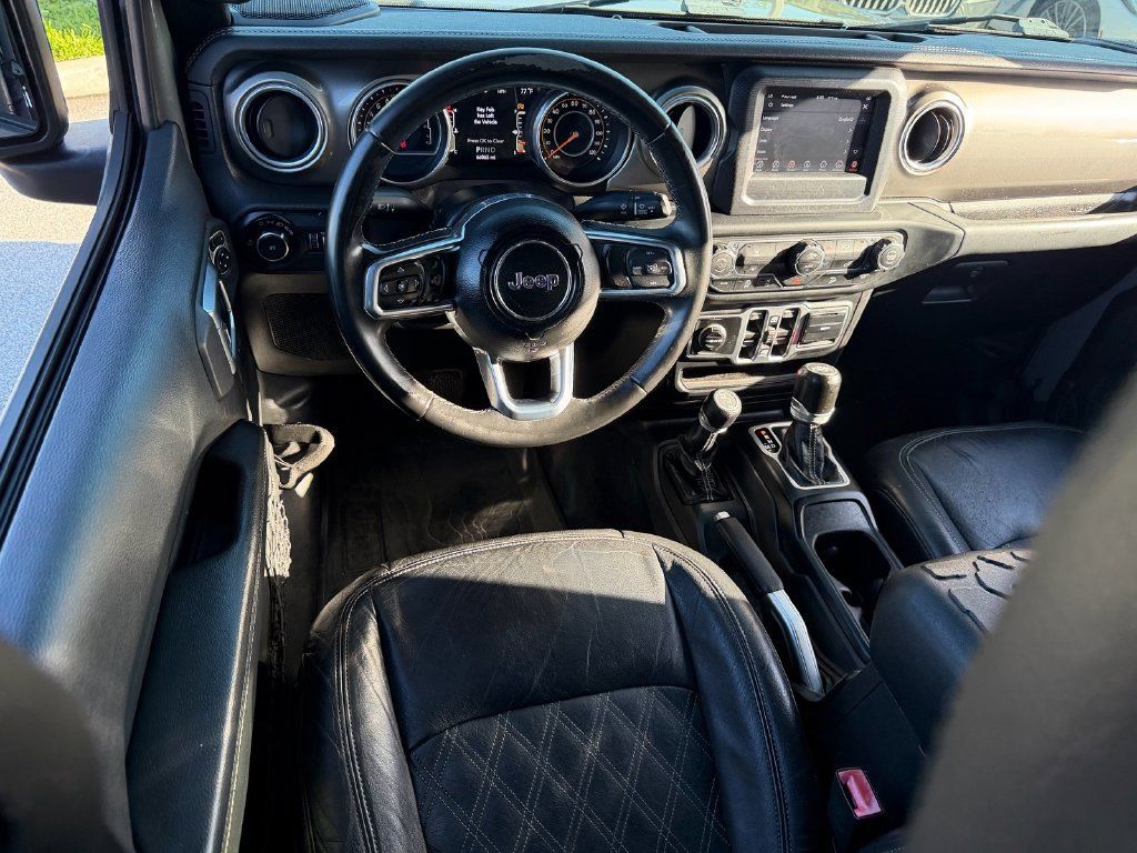 Used 2018 Jeep Wrangler Unlimited Sahara w/ LED Lighting Group AWD/4WD image 13