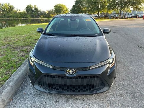 Used 2021 Toyota Corolla LE image 8