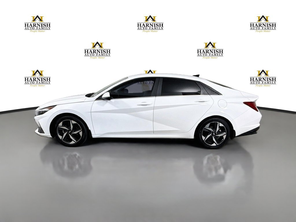 Used 2023 Hyundai Elantra Limited FWD image 4