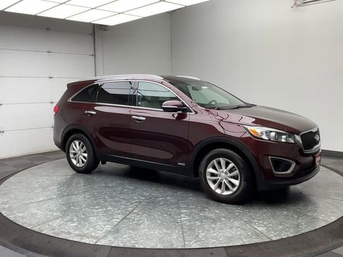 Used 2017 Kia Sorento AWD w/ LX Convenience Package image 40
