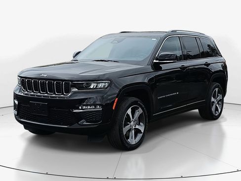Used 2023 Jeep Grand Cherokee 4xe w/ Luxury Tech Group II image 10