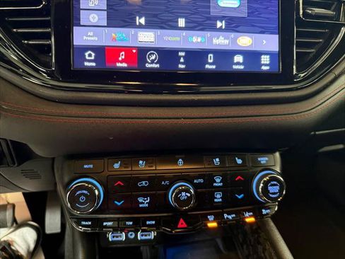 Certified 2024 Dodge Durango R/T AWD/4WD image 52