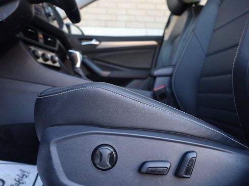 Used 2024 Volkswagen Jetta SE FWD image 19