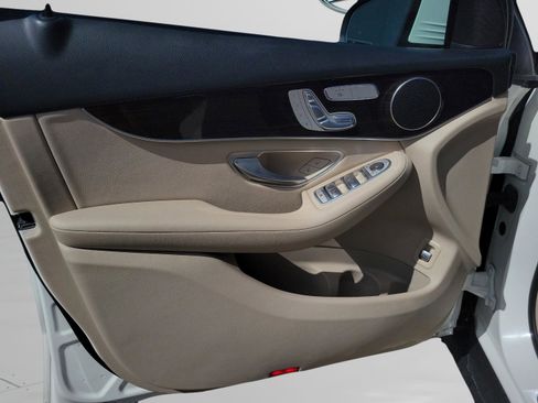 Used 2022 Mercedes-Benz GLC 300 image 20