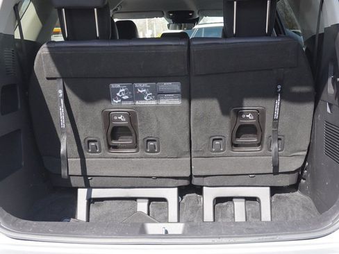 Used 2023 Kia Carnival LX image 20